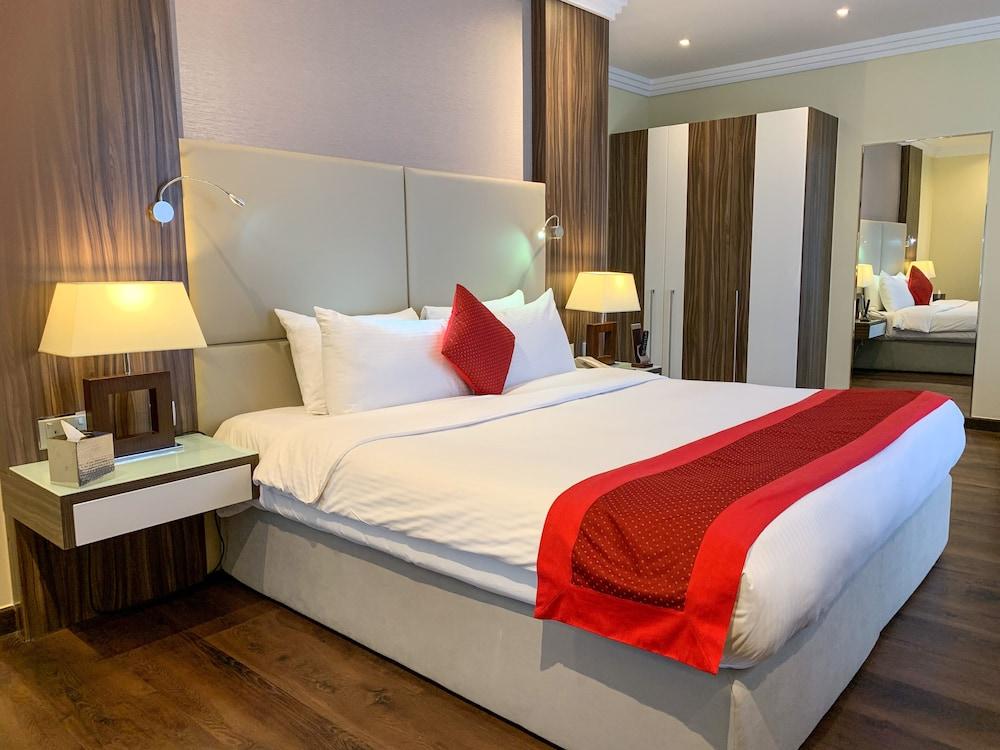 Swiss-Belhotel Seef Bahrain Манама Экстерьер фото