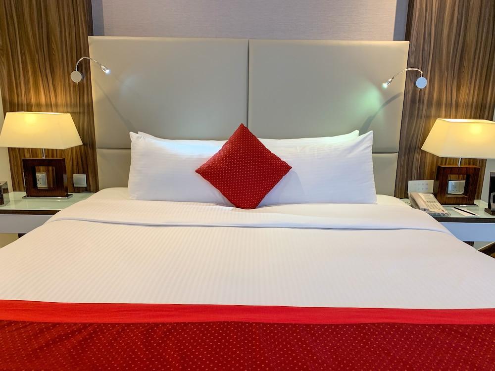 Swiss-Belhotel Seef Bahrain Манама Экстерьер фото