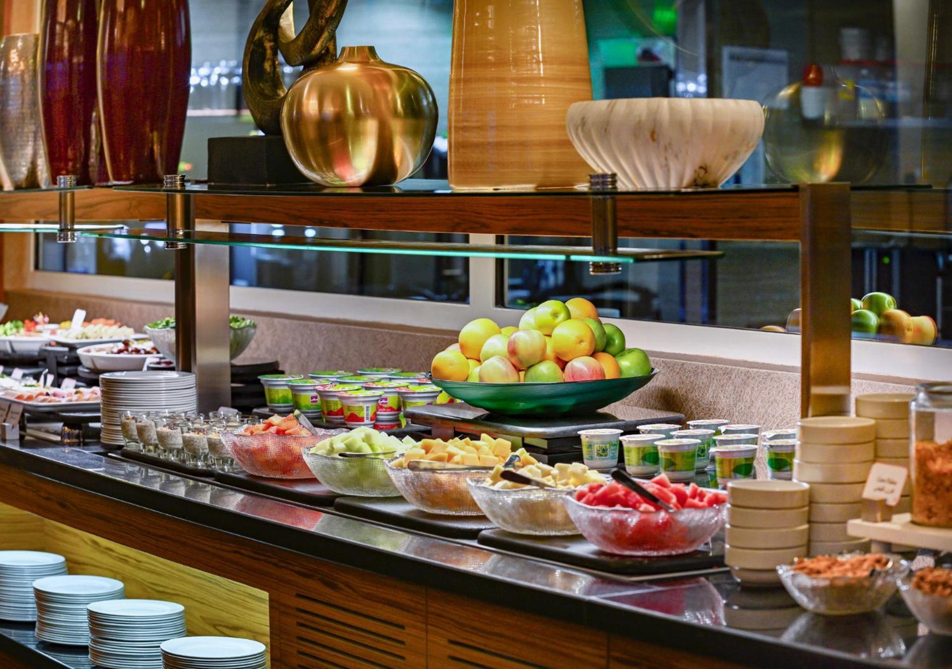Swiss-Belhotel Seef Bahrain Манама Экстерьер фото